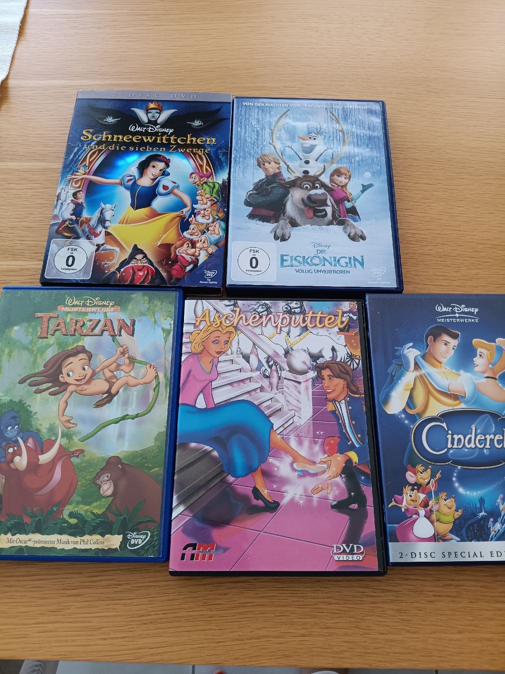 Alle DVDs: 5 Disney Filme, Schneewittchen, Tarzan – Gebraucht aus Stansstad von leoni66