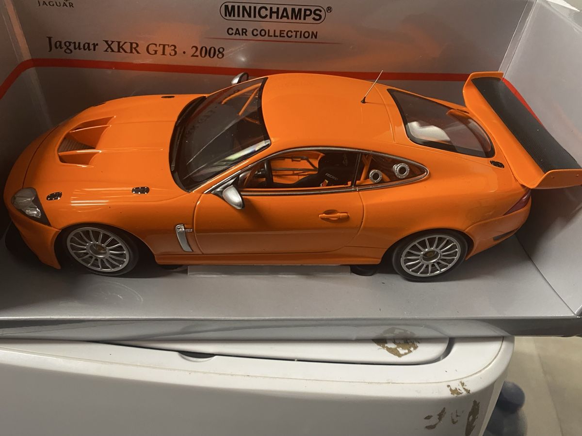 Jaguar Modellini d'auto: Model Auto 1:18 Jaguar Neu – Usato da Bischofszell venduto da Diamond1 2