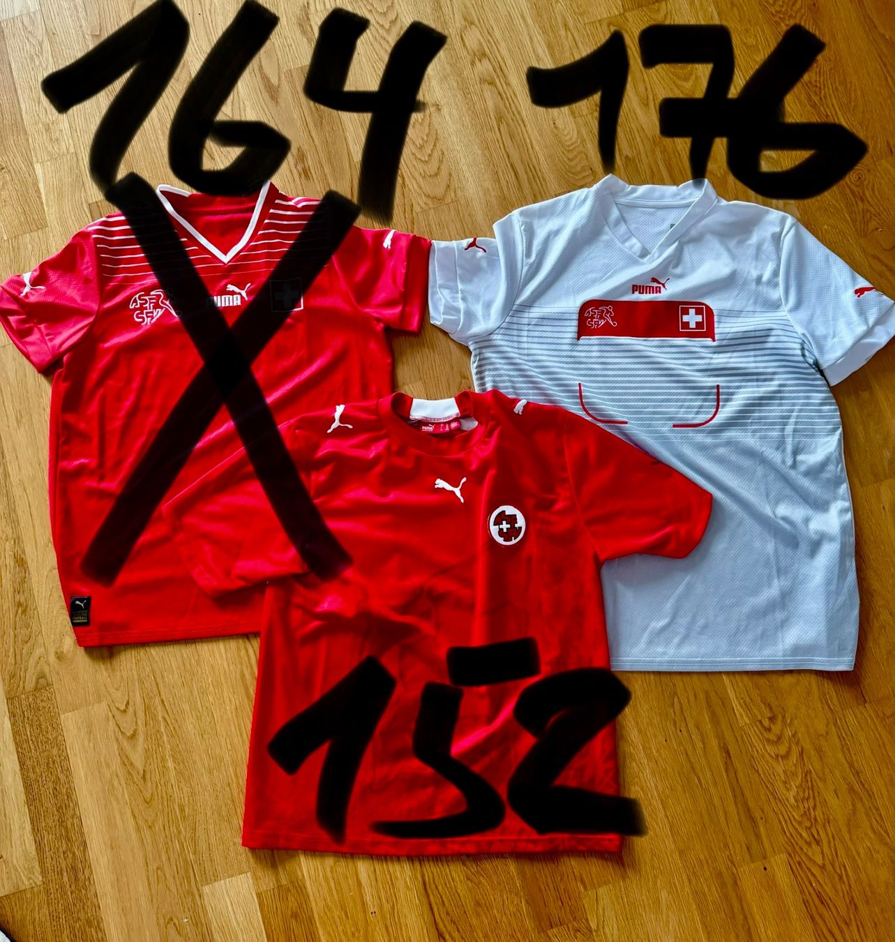 Puma Trainer, Turnhosen & -trikots: 2 original schweizer Puma Trikots – Gebraucht aus Egliswil von Saali87