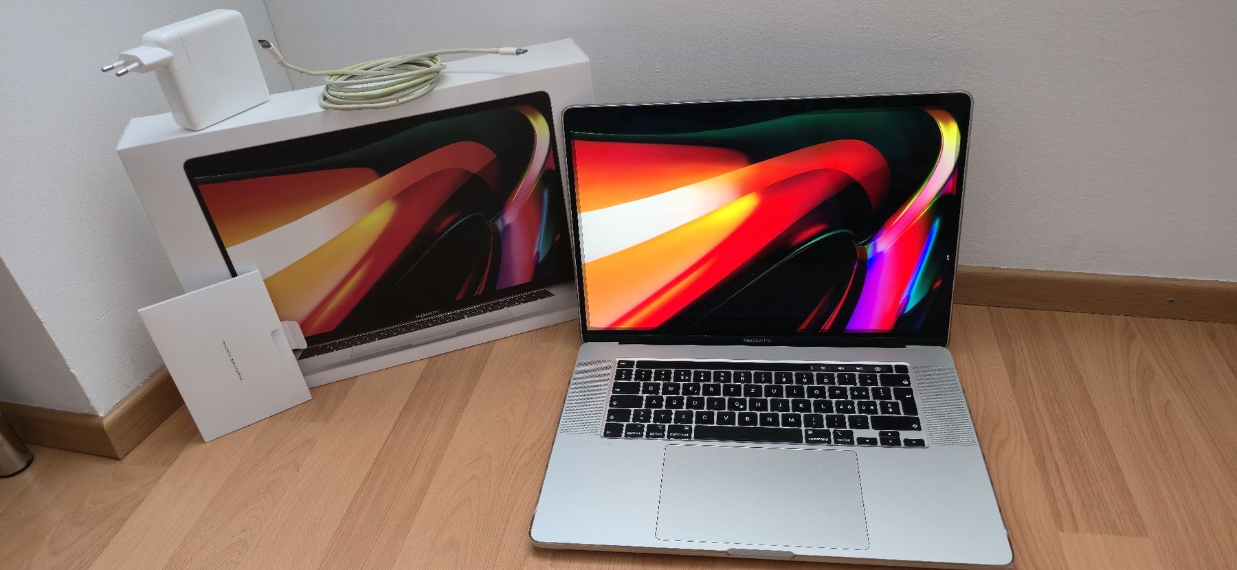 Apple Notebooks: Apple MacBook Pro 16" 2019 512GB Silber – Gebraucht aus Zizers von Mofa022