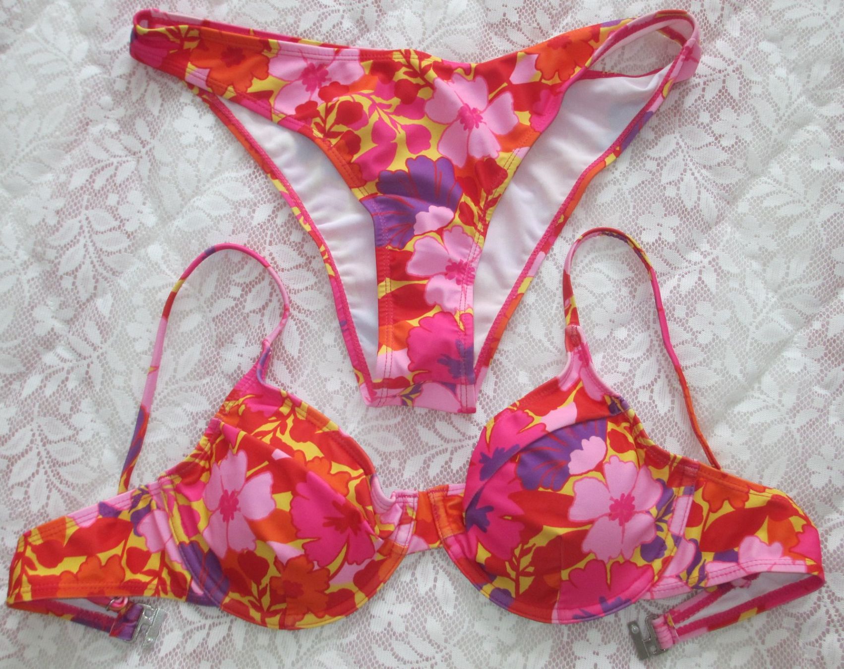 Altra biancheria intima: Dessous set und Bikini in rot – Nuovo (secondo la descrizione) da Neuhausen venduto da manida2013