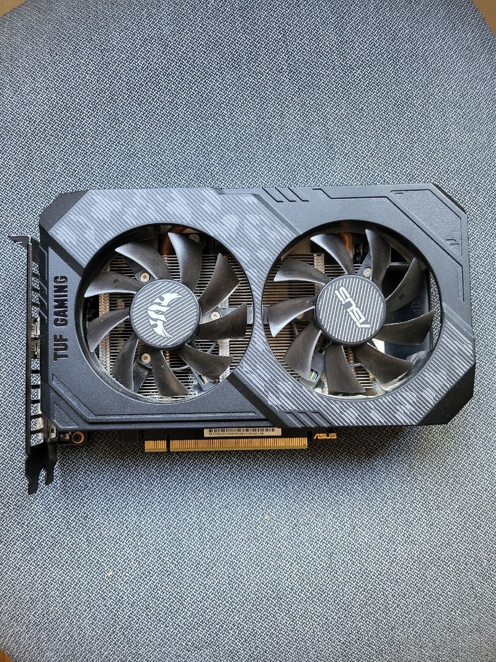Asus Grafikkarten: rtx 2060 asus tuf – Gebraucht aus Cologny von ano_c2x9