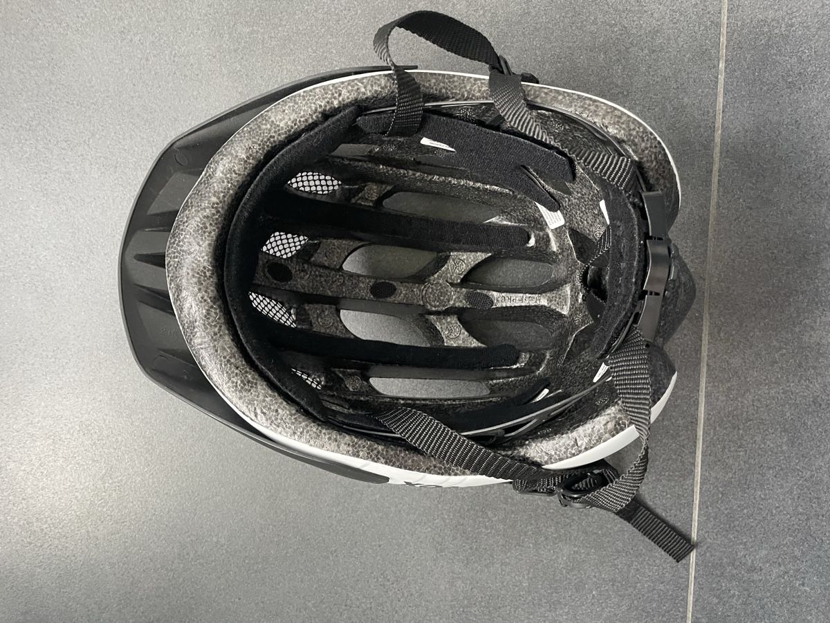 Uvex Caschi: Uvex Velohelm Gr. 53-56 – Usato da Aesch ZH venduto da lawas 1
