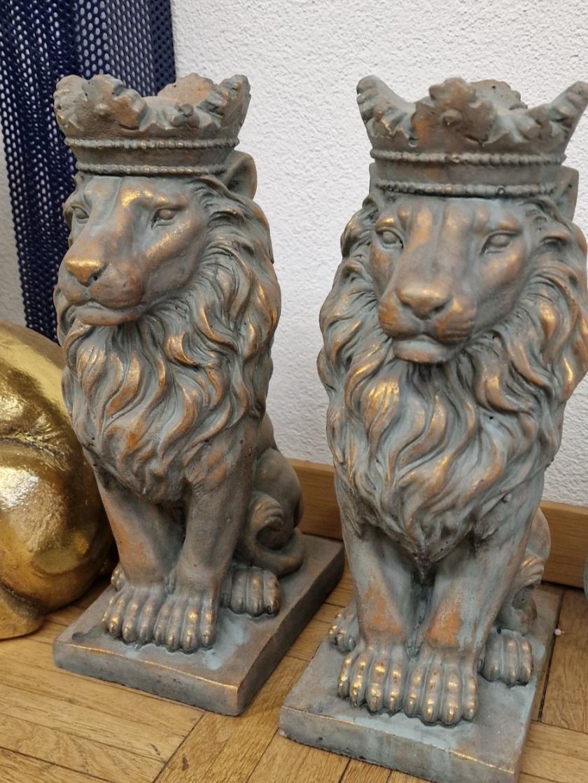 Statuette: Beton Löwe Outdoor & Indoor – Nuovo e nell'imballaggio originale da Schaffhausen venduto da AtelierPudesco 1
