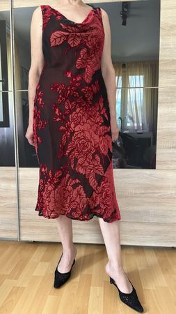 Robe Monsoon florale rouge, en soie, viscose taille 38-40