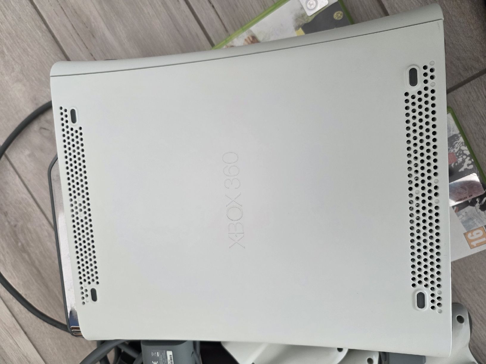 Microsoft Console: Microsoft Xbox 360 Konsole mit 3 Controllern  – Usato da Dorf venduto da Echo_Elements 8