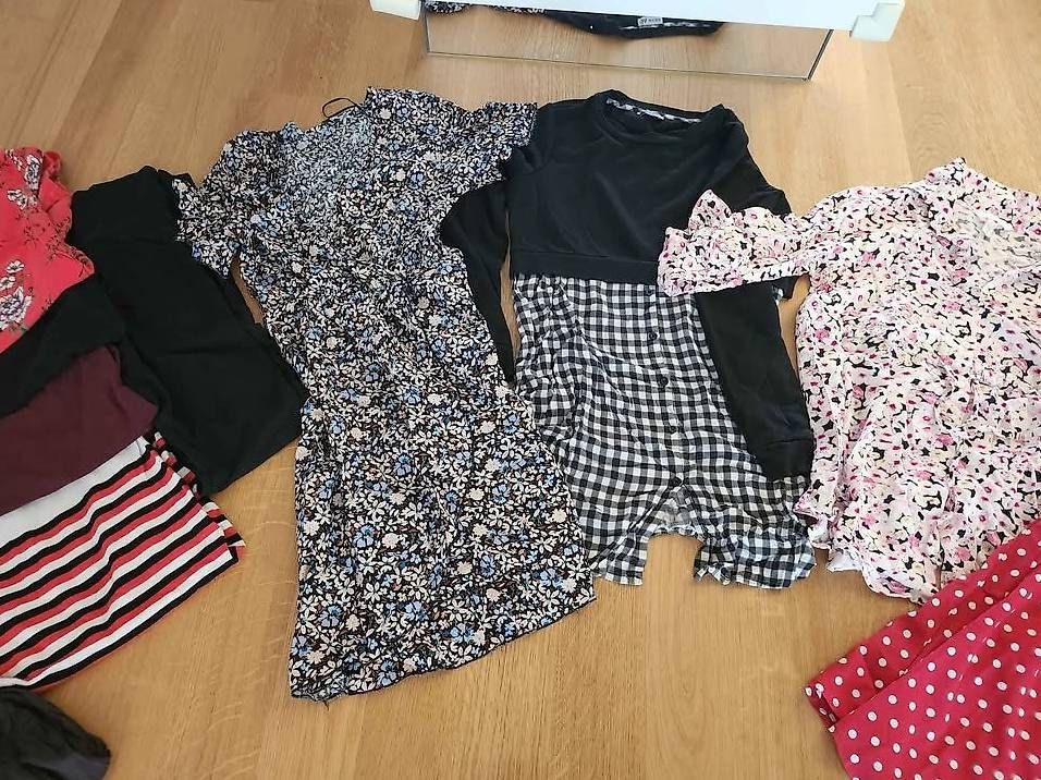 Lotti di vestiti: Umstandskleider in Grösse XS – Usato da Winterthur venduto da kyubi 2