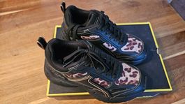 Neue Buffalo SneakerSchwarz/Leo-Muster Gr. 37