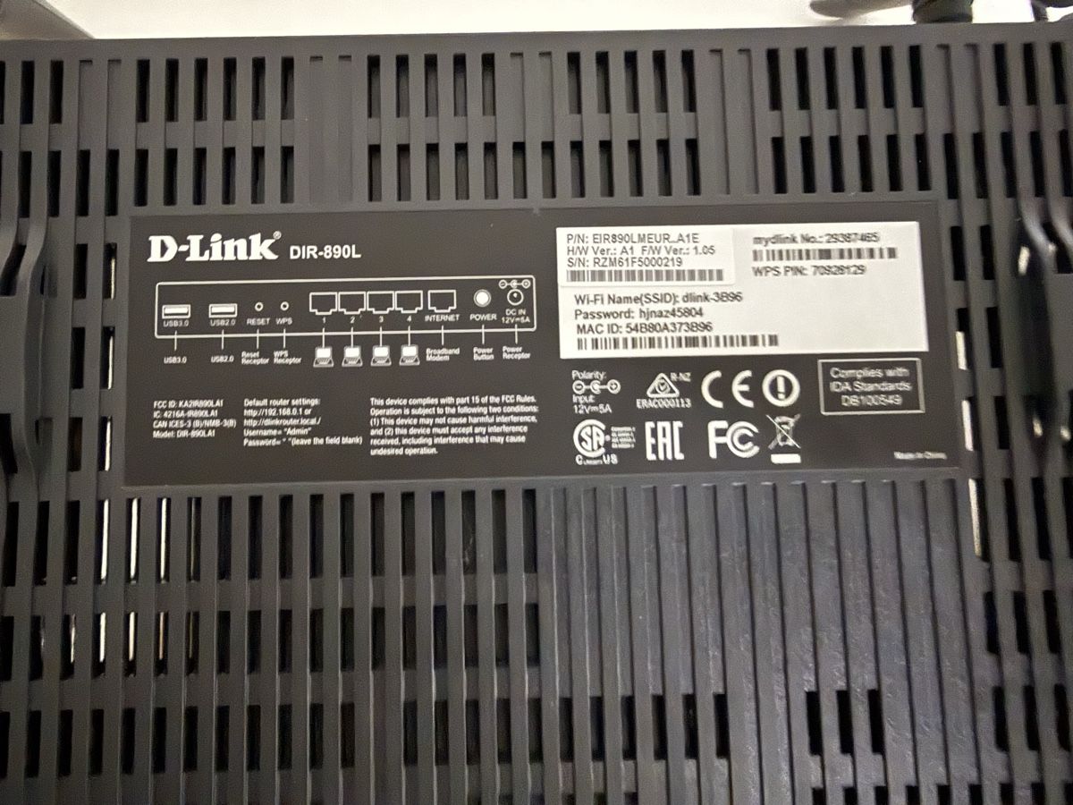 Dlink Modem & Router: D-Link DIR-890L AC3200 High Power WLAN Router – Usato da Bürglen TG venduto da Serathie 1