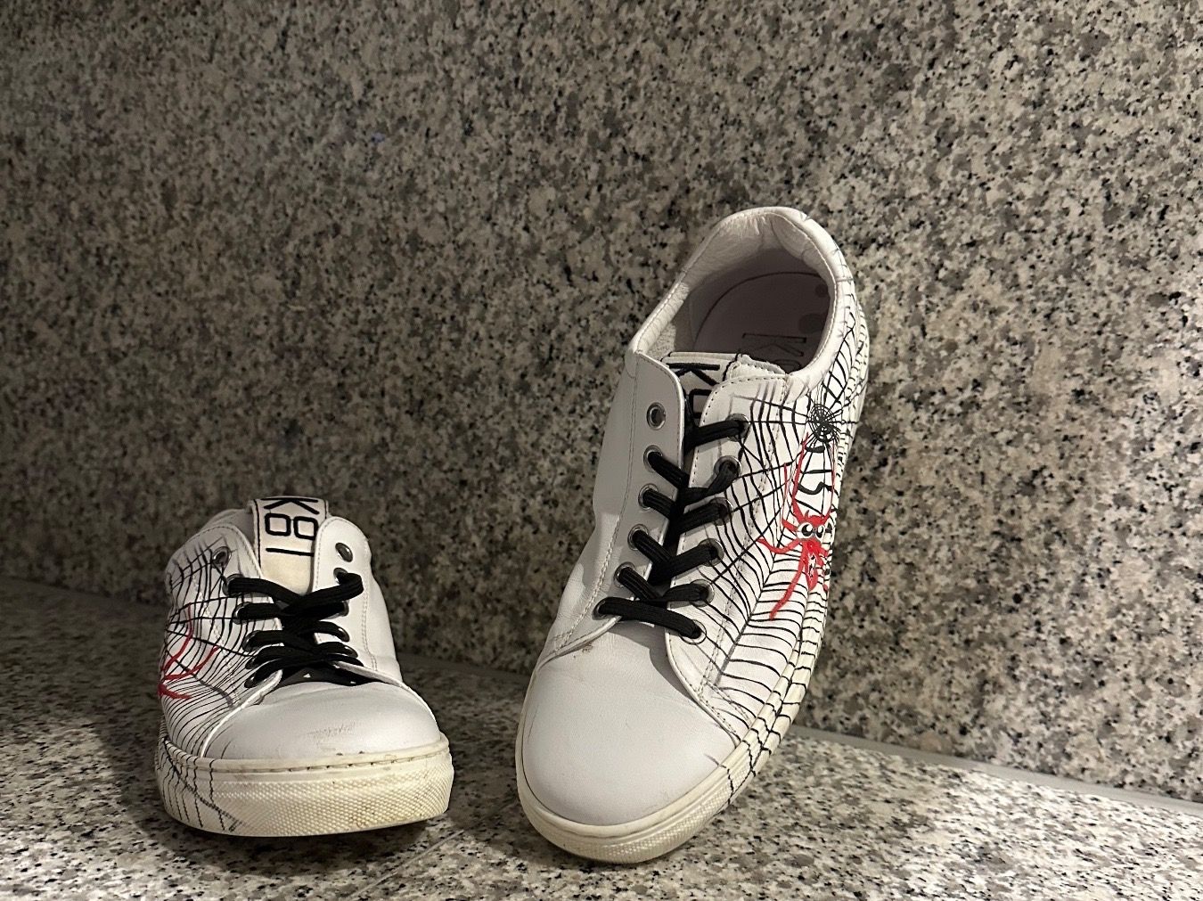 Scarpe per ragazzi: Kult Sneakers 39 – Usato da Muri AG venduto da an_land 1