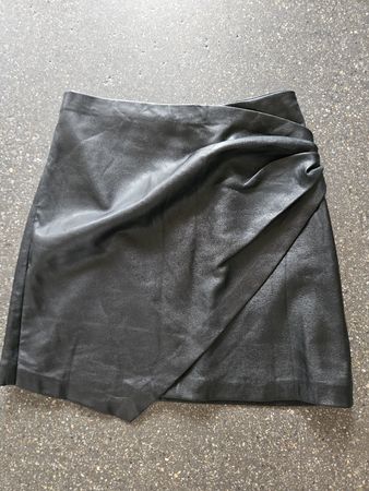 Rock lederoptik Polyester schwarz MNG Gr S neuwertig 
