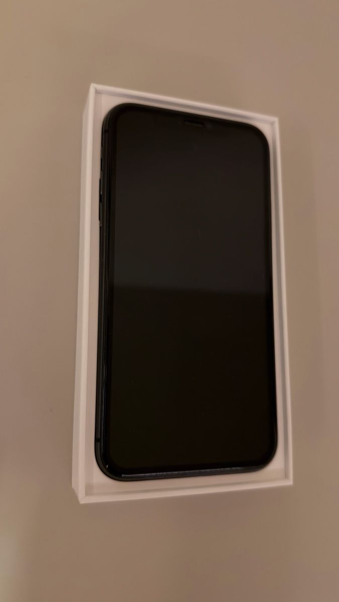 Apple Telefoni cellulari / Smartphones: iPhone 11 – Usato da Riehen venduto da kuz_v9jp 2