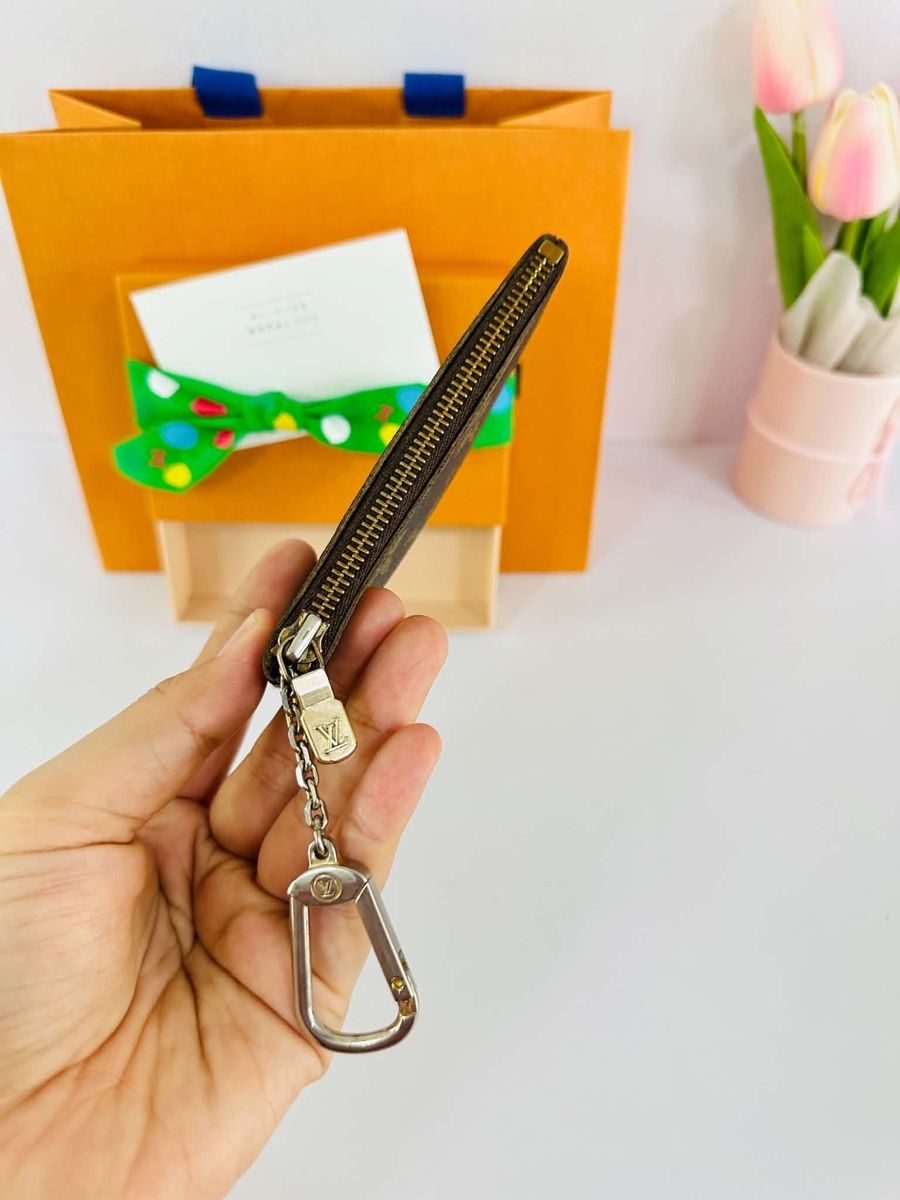 Louis Vuitton Schlüsselanhänger & - bänder: Louis Vuitton key pouch  – Gebraucht aus Buch am Irchel von Pukpan_99 5