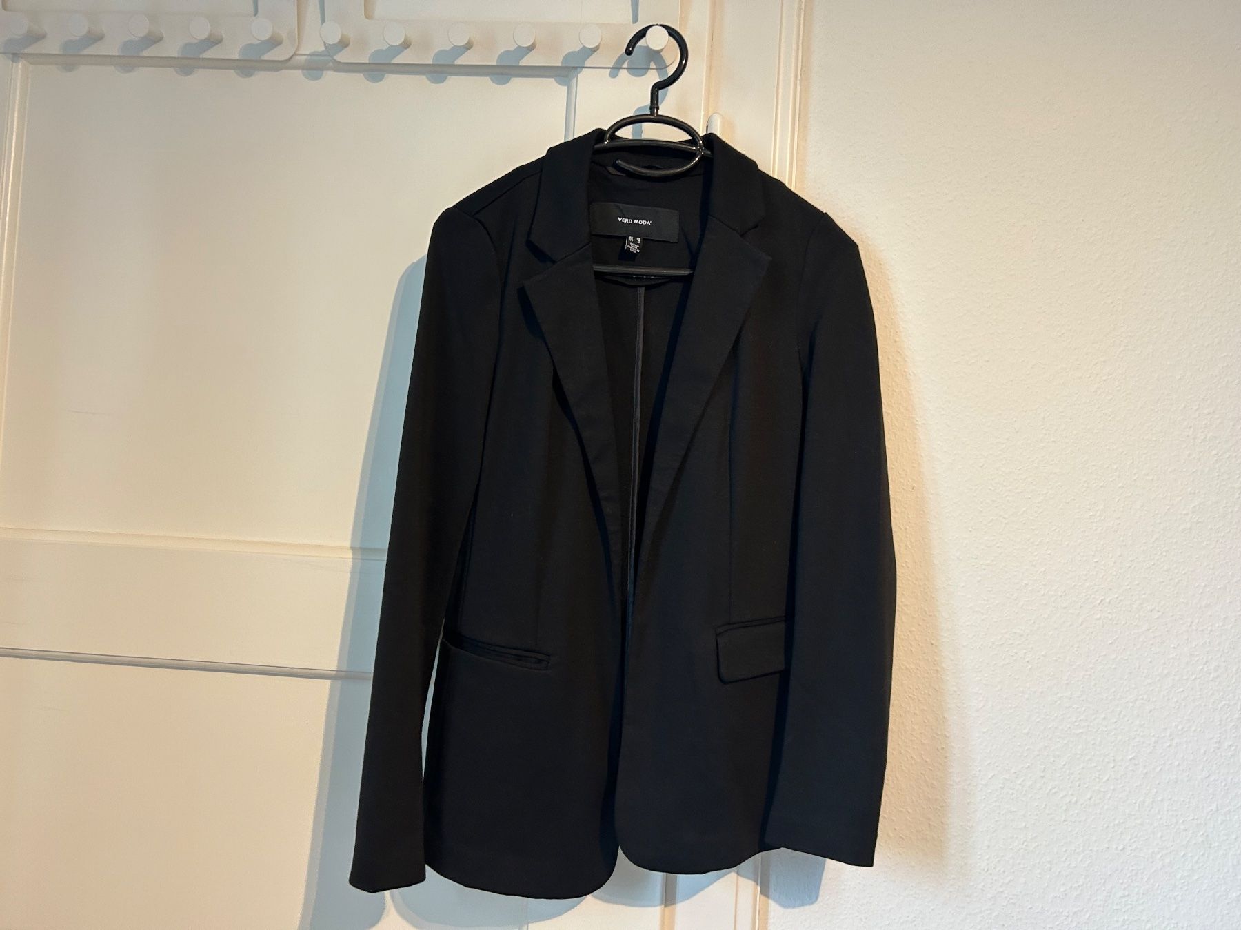 Vero Moda Giacche: Schwarzer Vero Moda Blazer, Gr. 34 – Usato da Zürich venduto da la_222
