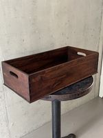 Antike Holzkiste aus massivem Nussbaumholz 