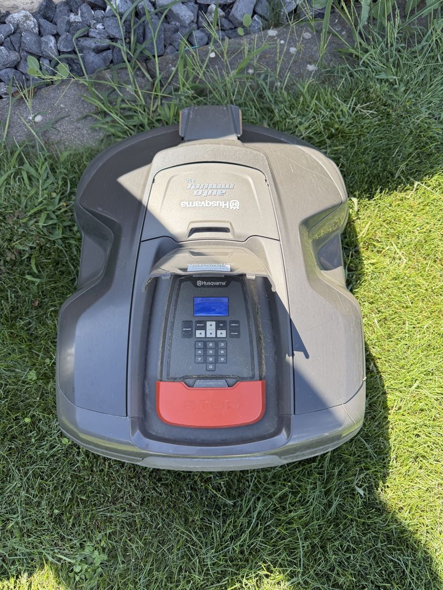 Husqvarna Rasenmäher: Husquarna Automover 310 – Gebraucht aus Oberägeri von JCFU 1