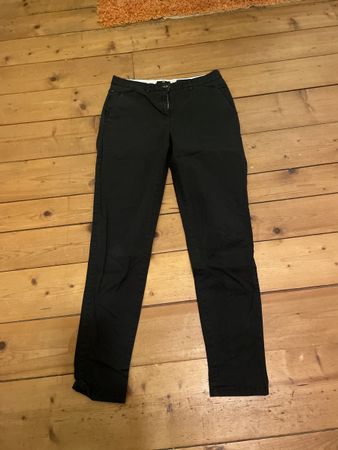 Schwarze H&M Stoffhose Gr. 38, Damen Chino Hose Bequem