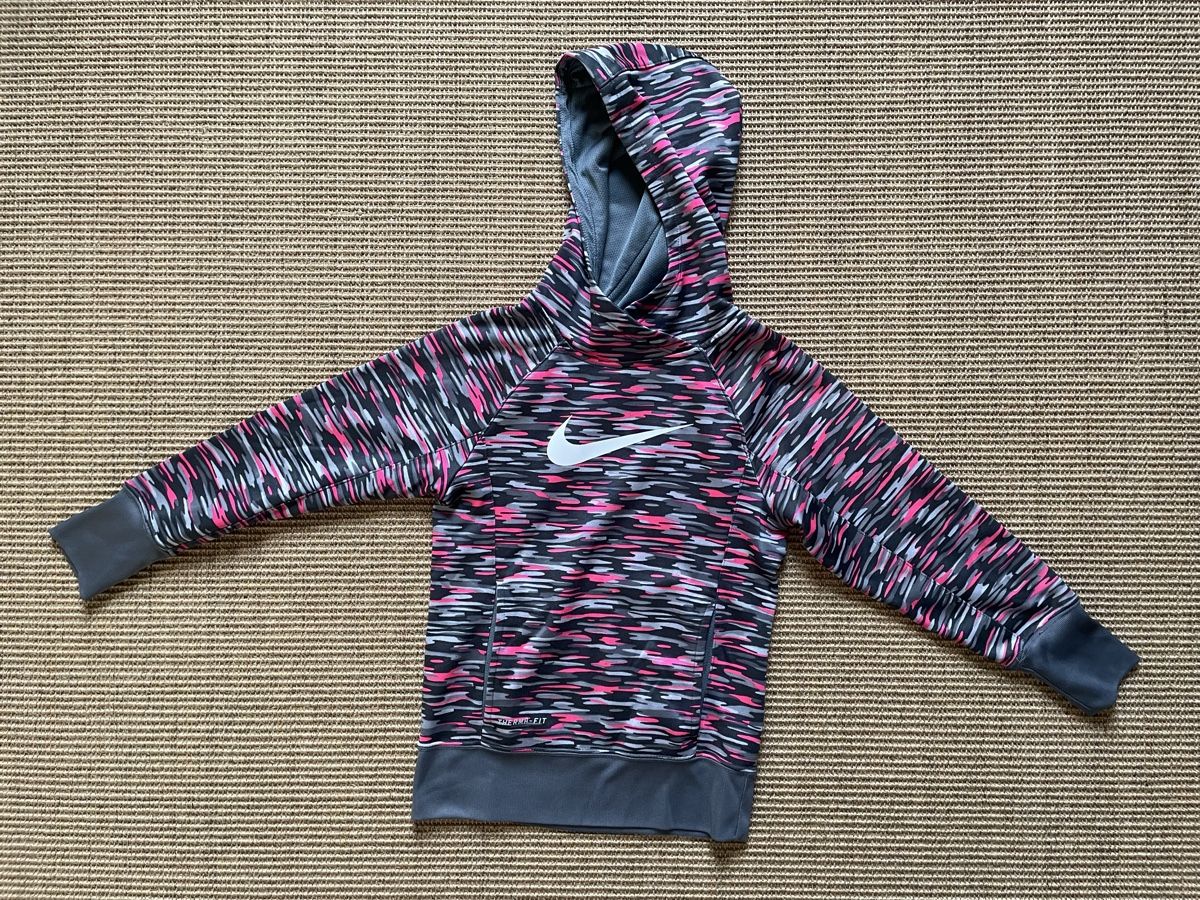 Nike Maglioni & Felpe: Nike Pullover ca. Gr. 128 – Usato da Zürich venduto da EliseSchmitz