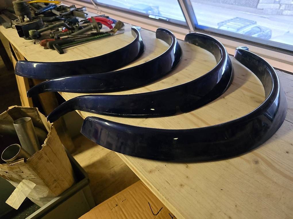 Tutti pezzi di ricambio auto: Rover Mini Kotflügelabdeckungen Blau – Usato da Grosswangen venduto da LUNI_Classic_Cars 1