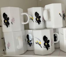 12 tasses