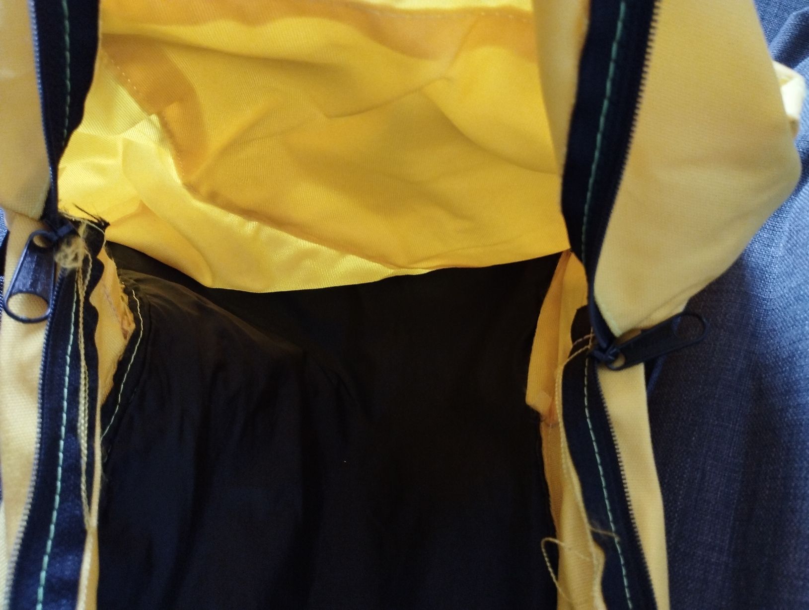 Zaini: Eastpak jaune – Nuovo (secondo la descrizione) da Villars-sur-Glâne venduto da olhu 3