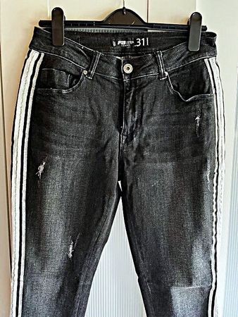 FB Sister Skinny Jeans W31☆ Schwarz ☆Top ☆