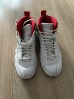 Air Jordan 12 Schuhe weiss/rot Grösse 42,5