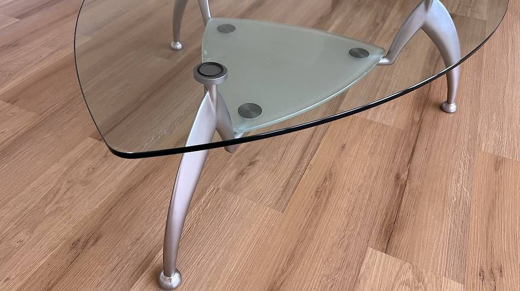 Pfister Tavoli: Glas-Clubtisch – Usato da Ebikon venduto da Leonidas2