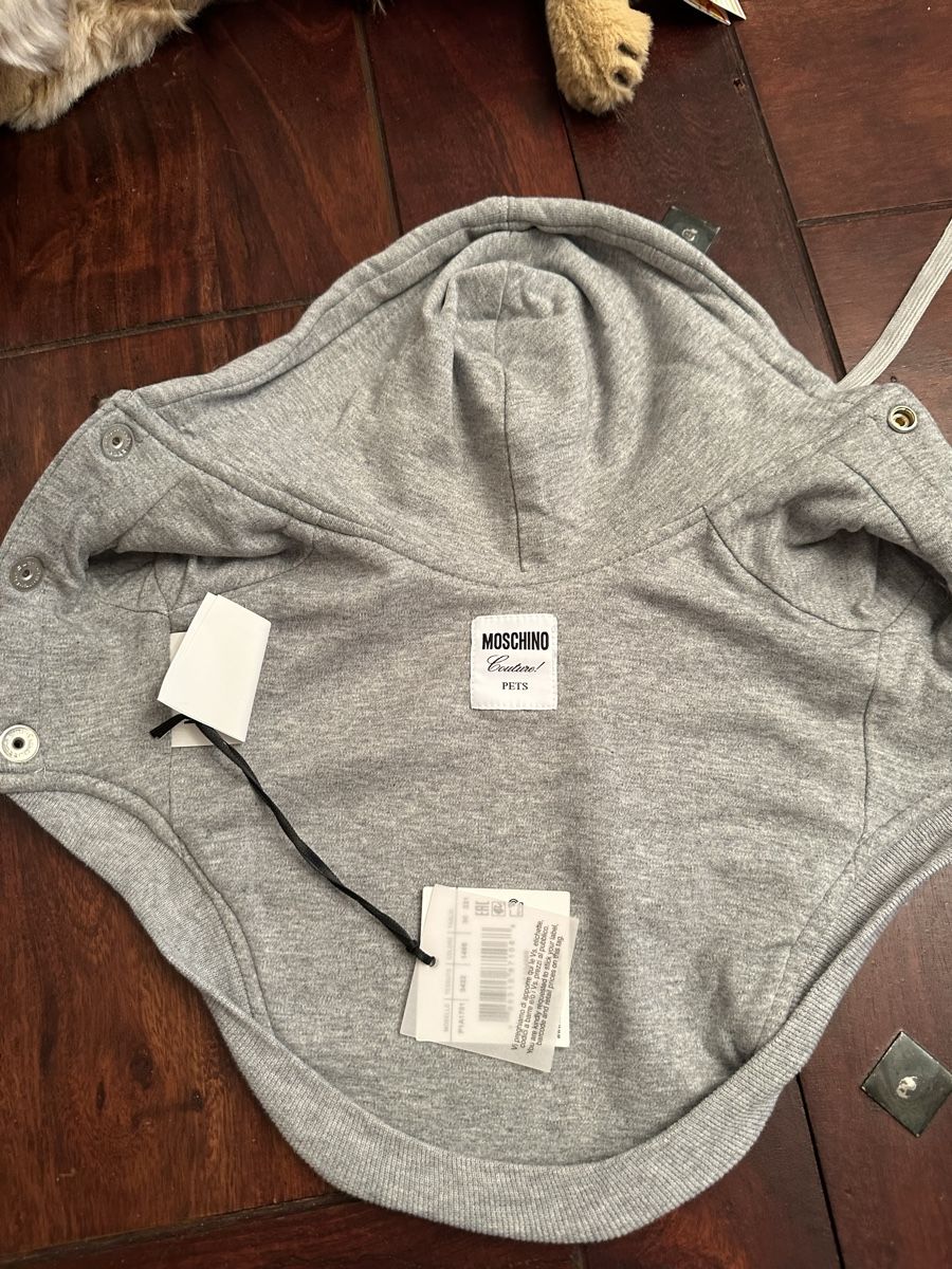 Moschino Jacken: Moschino PET Jäckchen neu  – Neu (gemäss Beschreibung) aus Bern von Ruhrallee 5