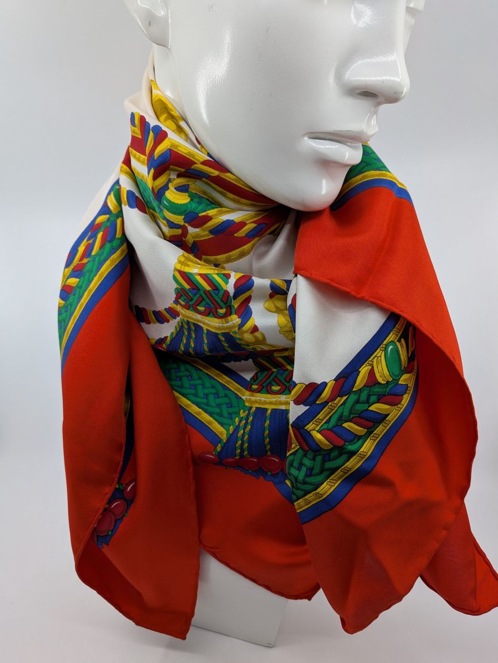 Foulards & écharpes: Foulard Longchamp Paris – D'occasion à Emmen par magelan