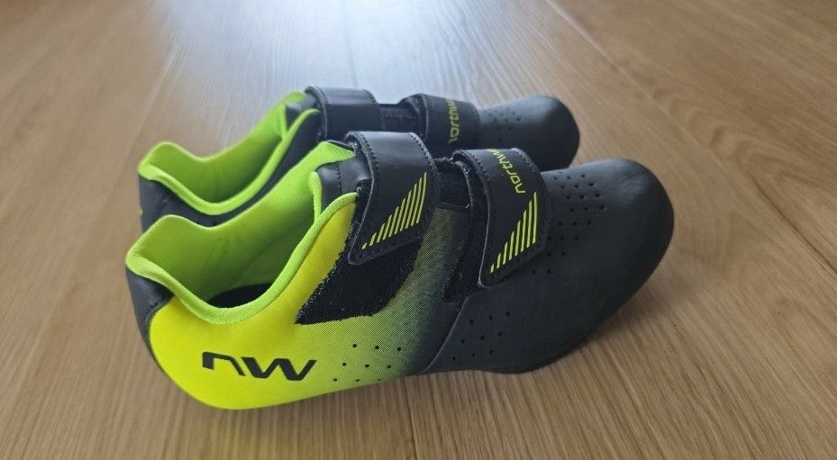Northwave Scarpe da uomo: Northwave Core Junior, chaussures vélo enfant, taille 33 – Nuovo e nell'imballaggio originale da Baulmes venduto da cel_y9dm 1