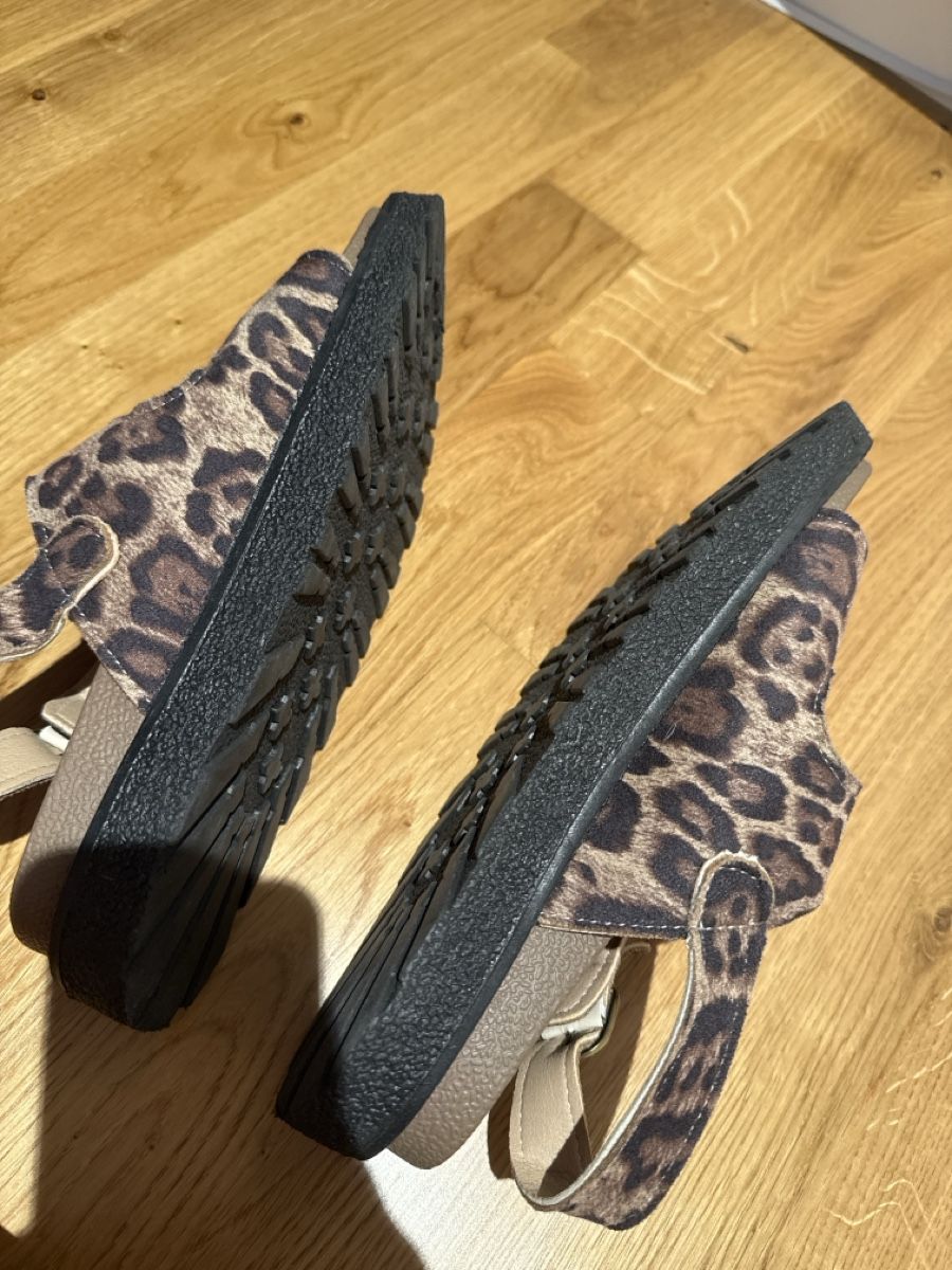 Scarpe da donna: Sandalen leoprint – Nuovo (secondo la descrizione) da Kriens venduto da g_b_mk7j 7