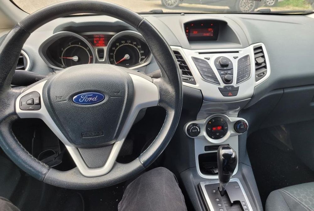 Bonne Ford Fiesta 1.4i 16V Automatic. EXPERTISEE. Soucis ...