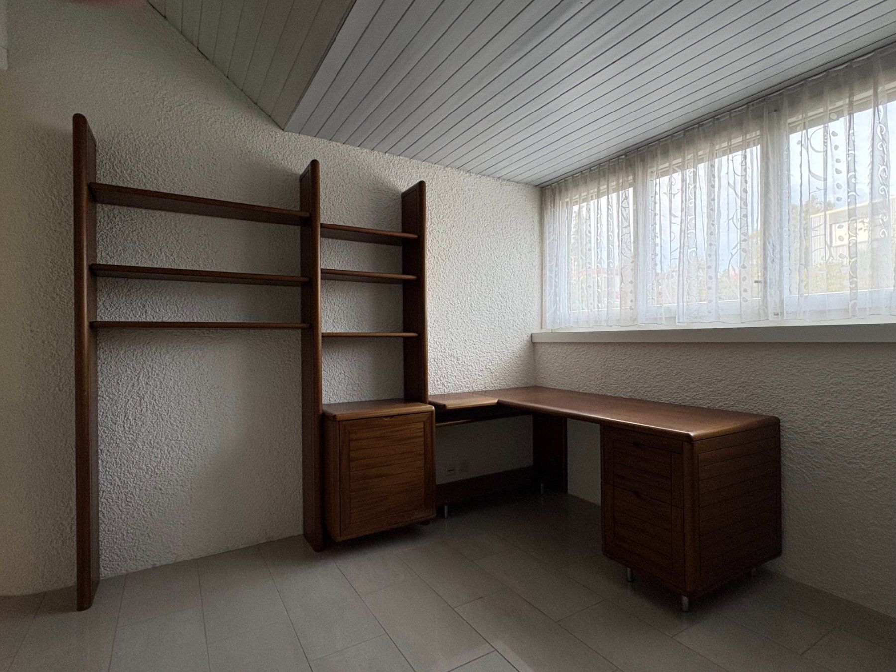 Bureaux: Bürotisch mit passenden Regalsystem – D'occasion à Zürich par philipbucher01