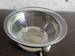 Glasschale in Metallhalterung