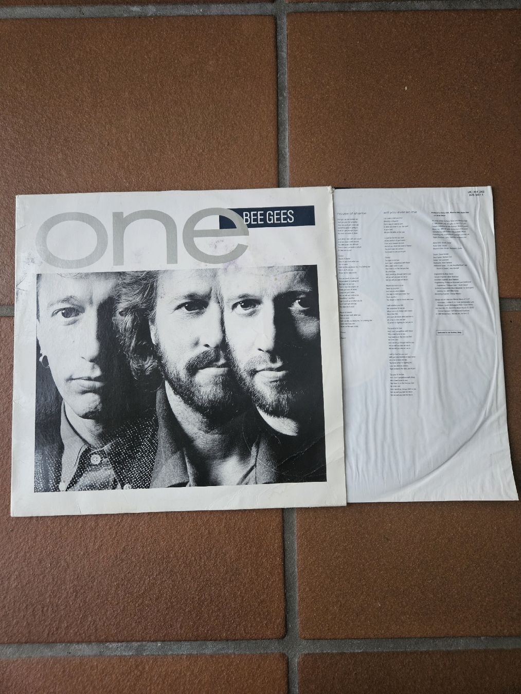 Dischi in vinile: Bee Gees - One, Vinyl LP – Usato da Eschenbach SG venduto da MarThu 2