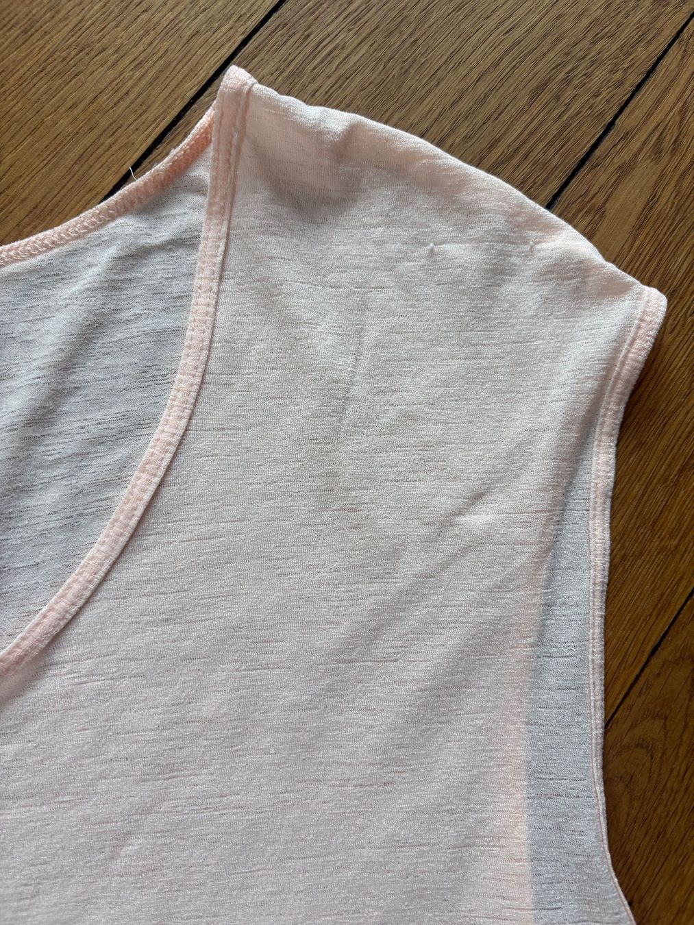 Nike T-Shirts: NIKE superleichtes Sport-Top Gr. S – Gebraucht aus Zürich von triangular 2