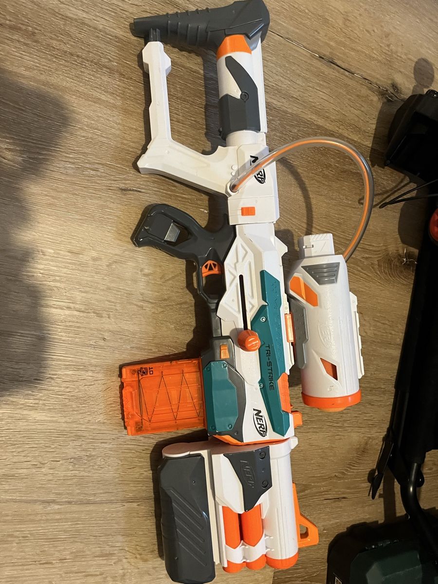 Nerf Giocattoli: Nerf TRI-Strike – Usato da St. Gallen venduto da Mau_Dew