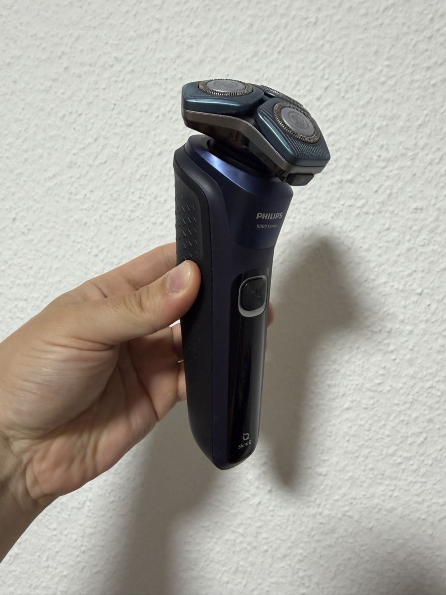 Philips Rasoirs & Lames de rasage: Philips Rasierer 5000 Series  – D'occasion à Niederbipp par yar_tf6f 3