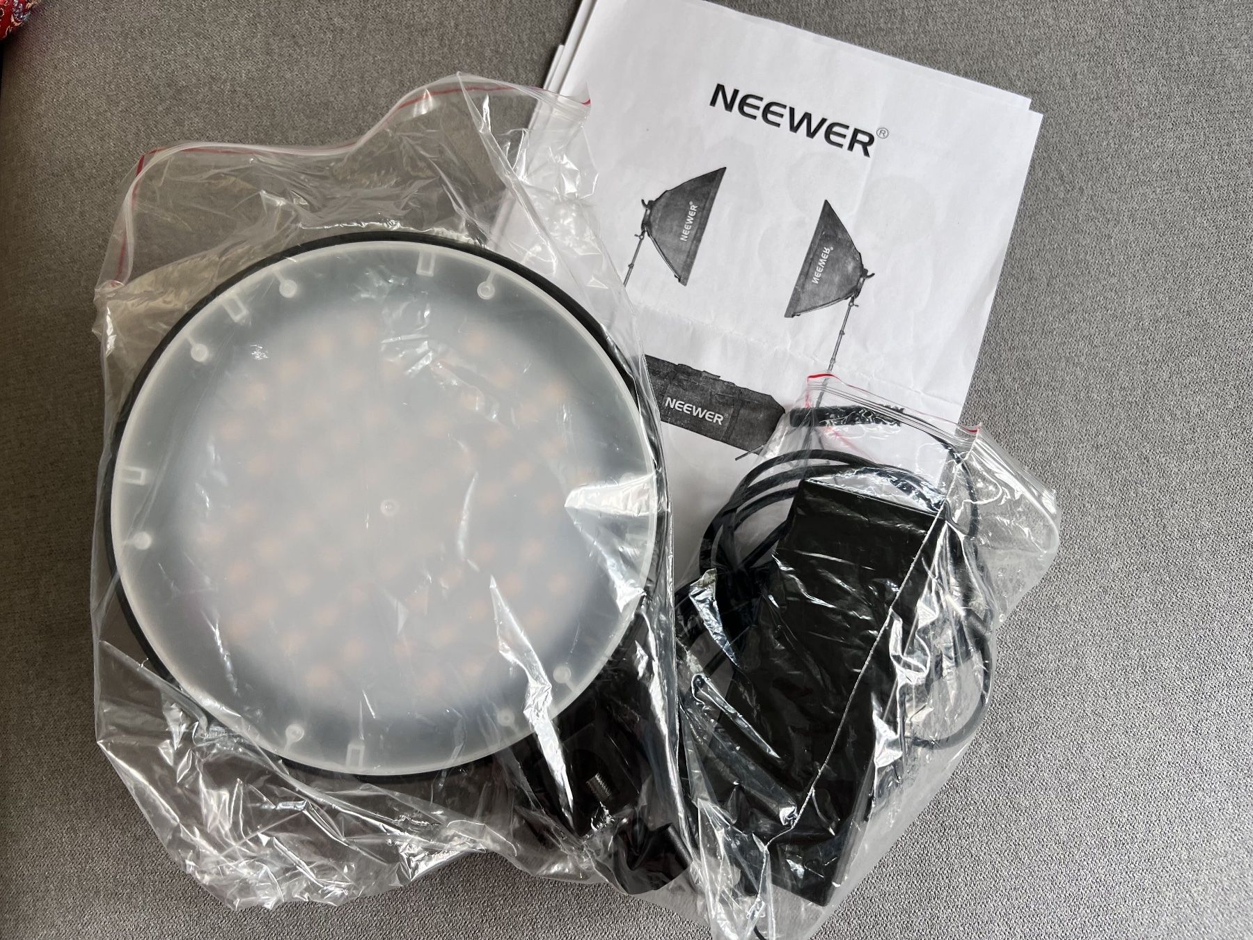 Poster & Bilder: Neewer Professional Lighting Kit – Neu (gemäss Beschreibung) aus Rüschlikon von topswissvintage 3