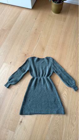 Grünes Strickkleid für den Herbst, Grösse M