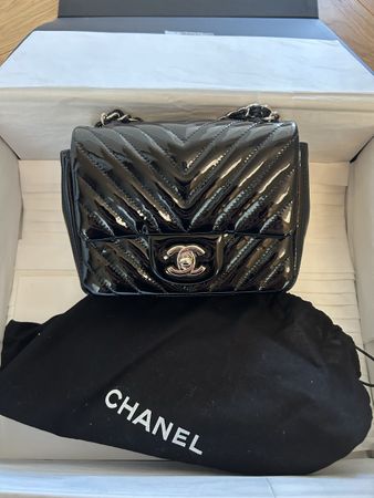 Chanel Mini in Lack