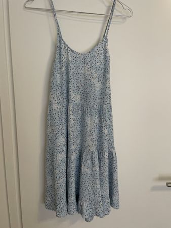 Vestito Estivo Azzurro Floreale - Perfetto per le Vacanze!