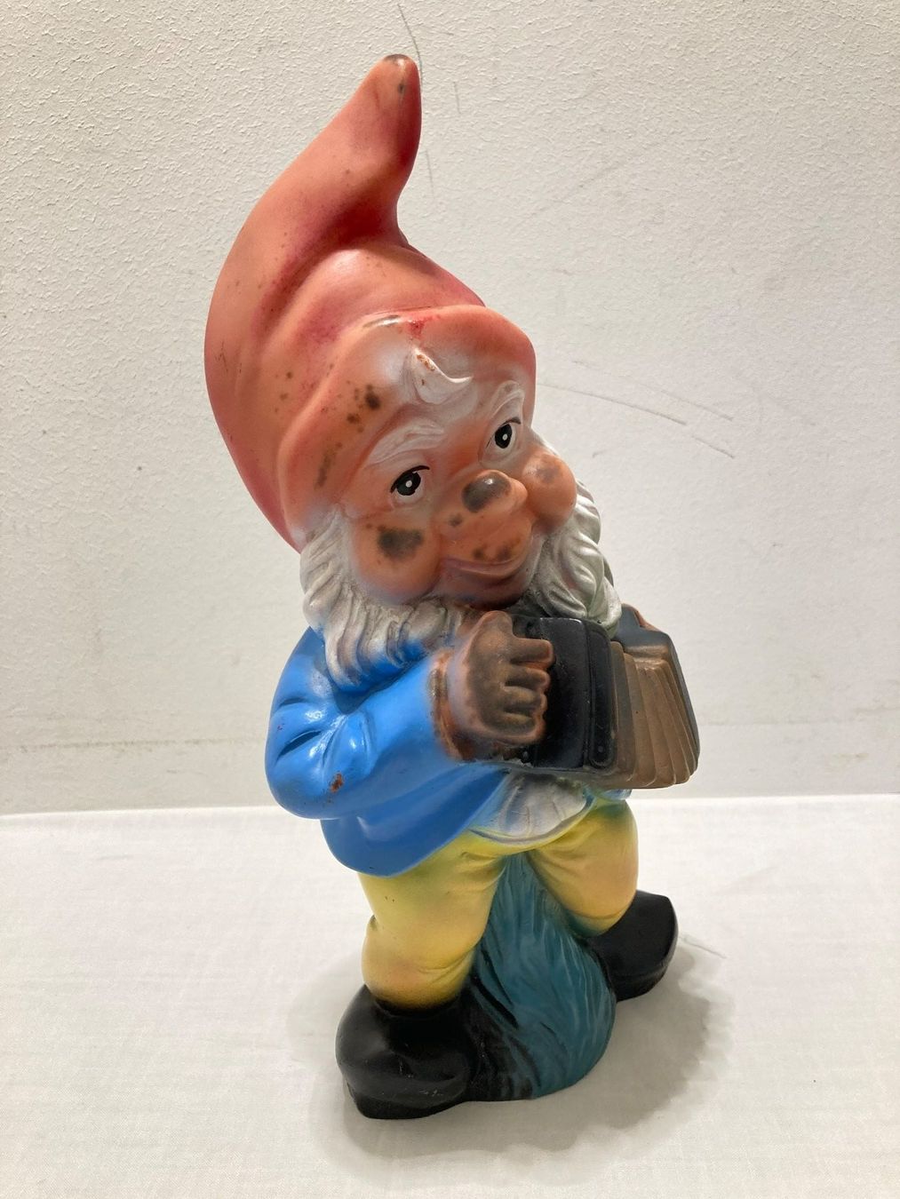 Figuren: Gartenzwerg mit Handorgel – Gebraucht aus Aesch BL von  5