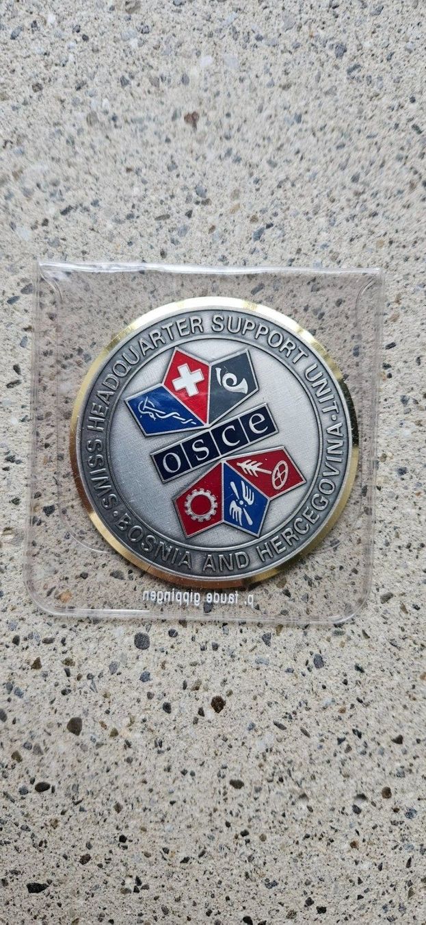 Schweizer Armee Placchette & Badge: *** Medaille OSCE Einsatz *** – Nuovo e nell'imballaggio originale da Riedholz venduto da fr_sIruP