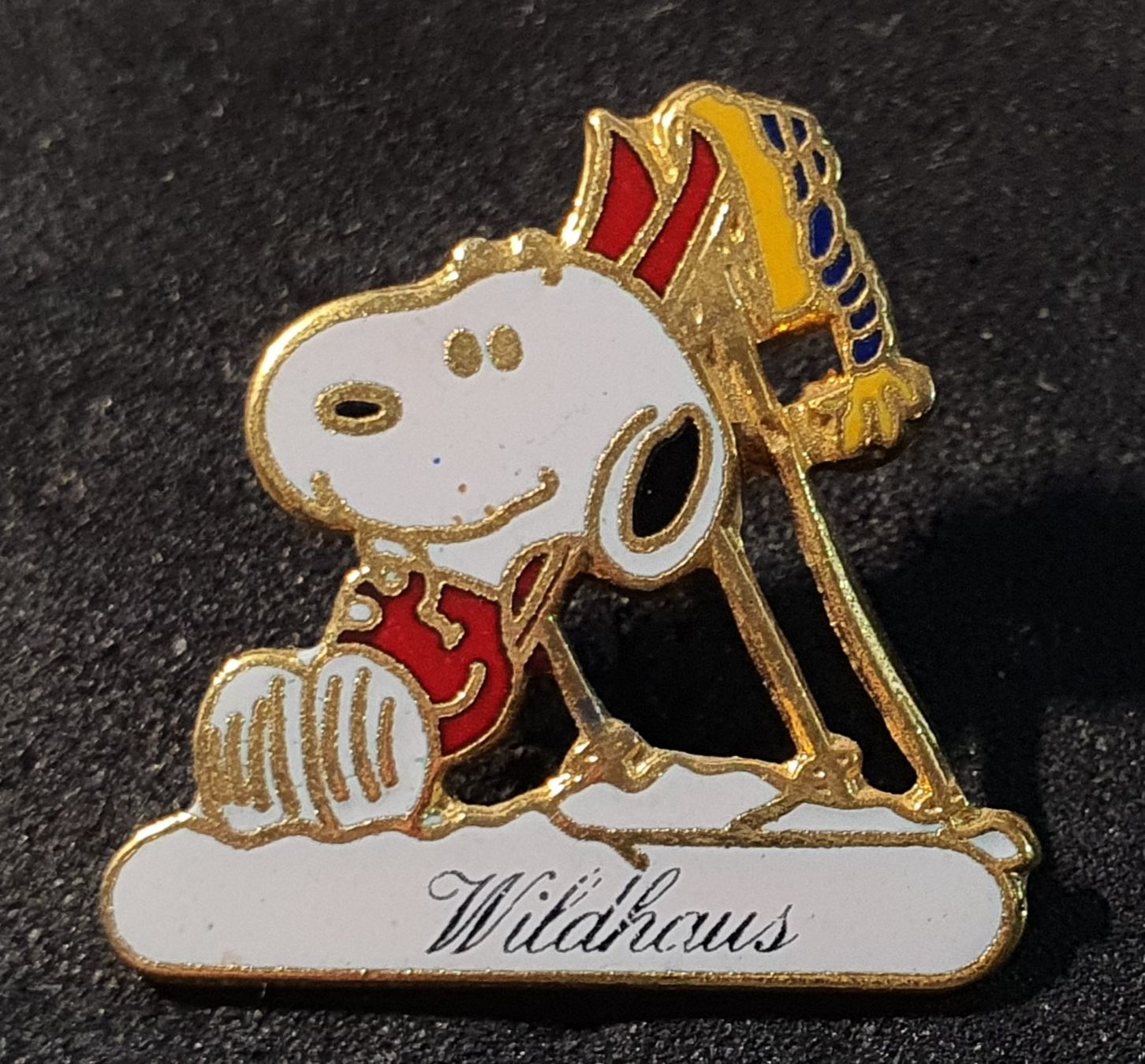 Placchette & Badge: GG001 - Pin Wildhaus - Snoopy Ski Pause – Usato da Reinach BL venduto da Boston-Verkauf
