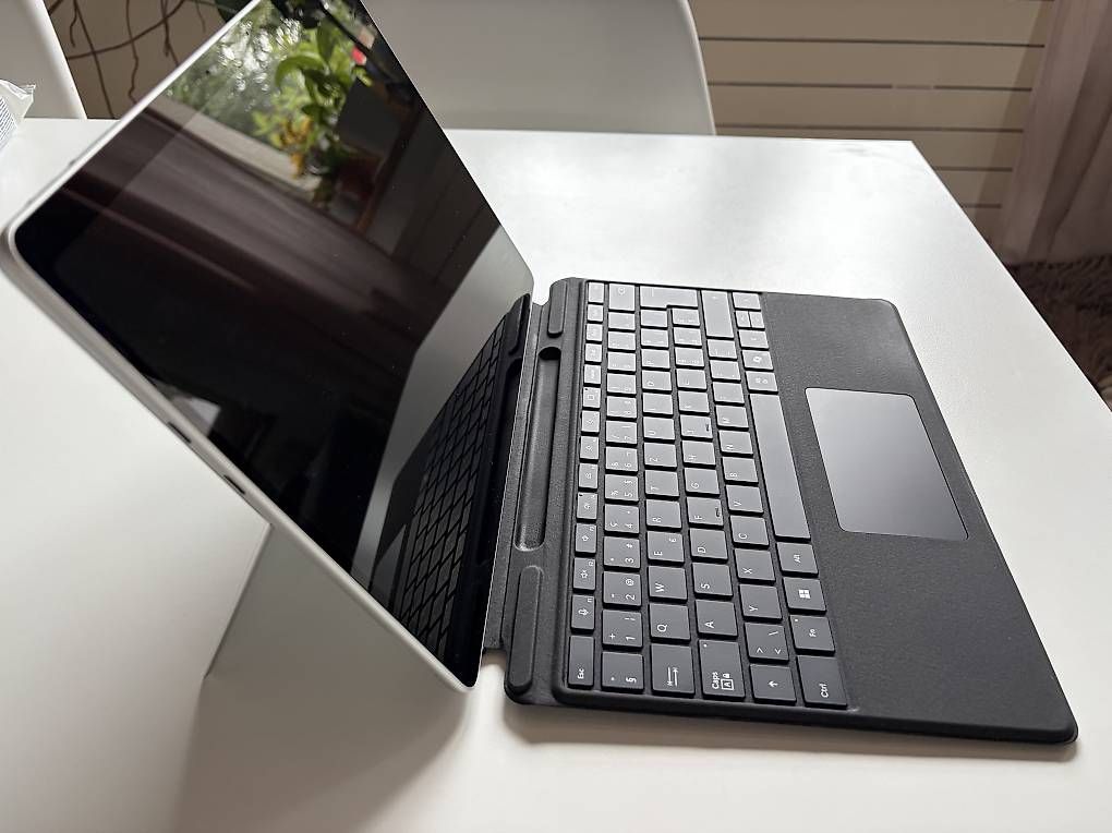Tablet PC: Microsoft Surface pro 10 for Business – Usato da Basel venduto da tin_qlp8 1