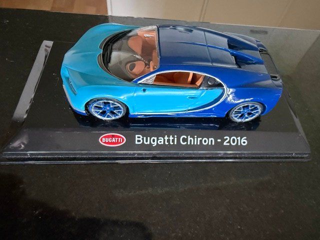 Bugatti Modellini d'auto: Bugatti Chiron seit 2016 hellblau / dunkelblau 1:43 Altaya – Usato da Wabern venduto da adamovski 1