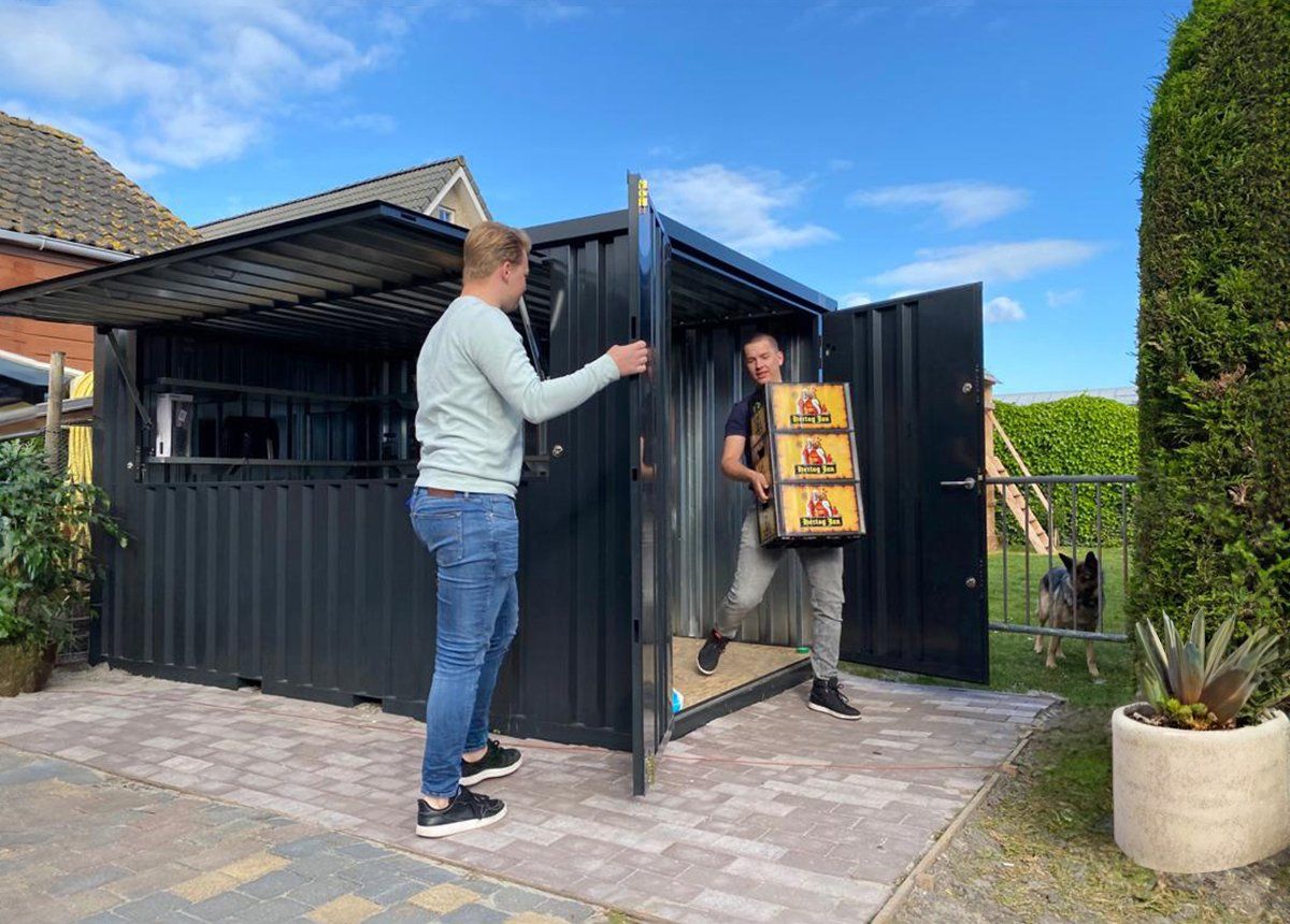 Contenitori edile: Moderner Barcontainer 4 × 2 m in Anthrazit – Usato da Schaffhausen venduto da Selbstbaucontainer 1