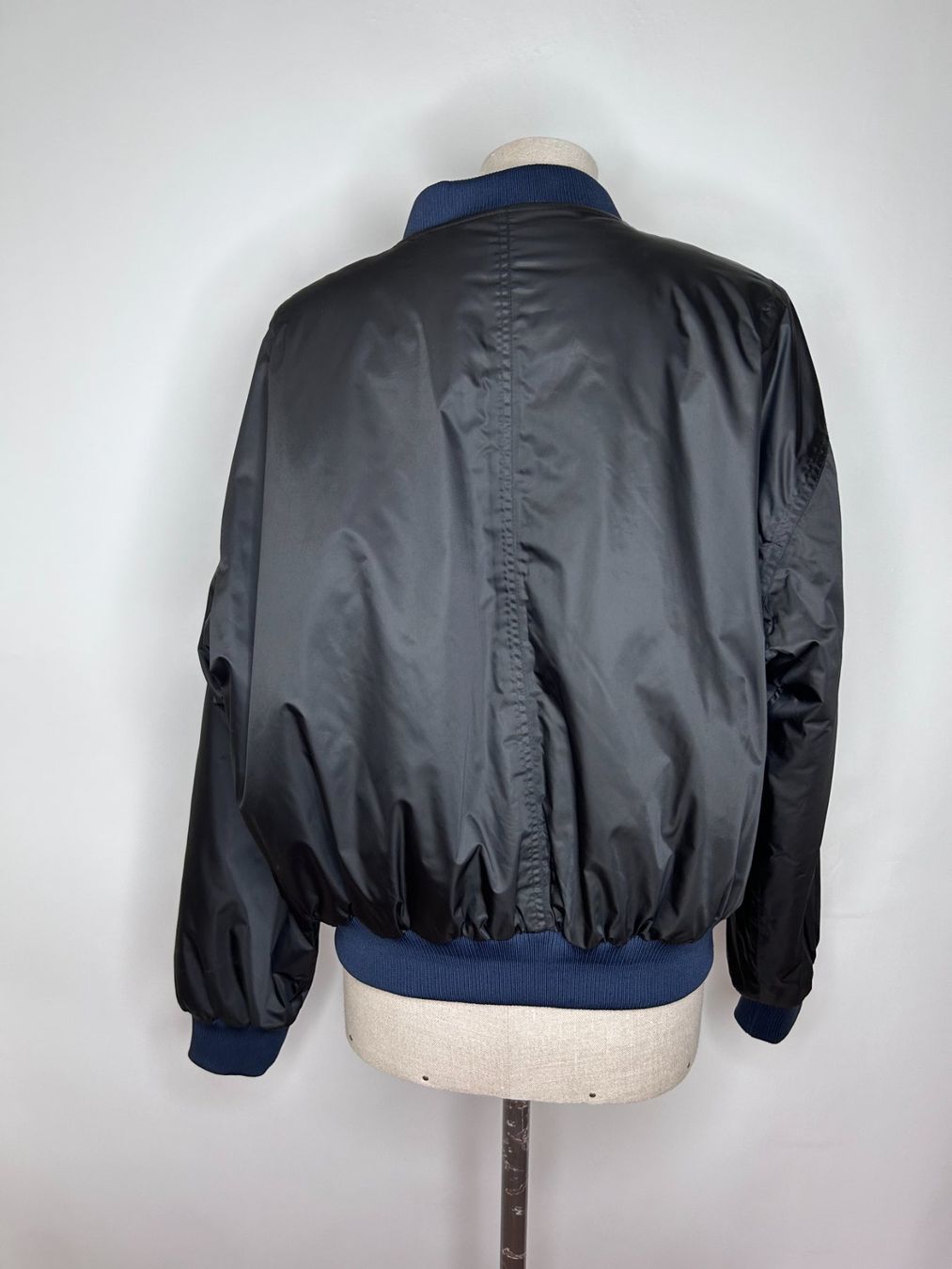 Ganni Jacken: Ganni Bomberjacke – Gebraucht aus St. Gallen von look-twice 3